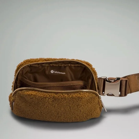 Lululemon Fleece Everywhere Belt Bag - Picture 4 of 9